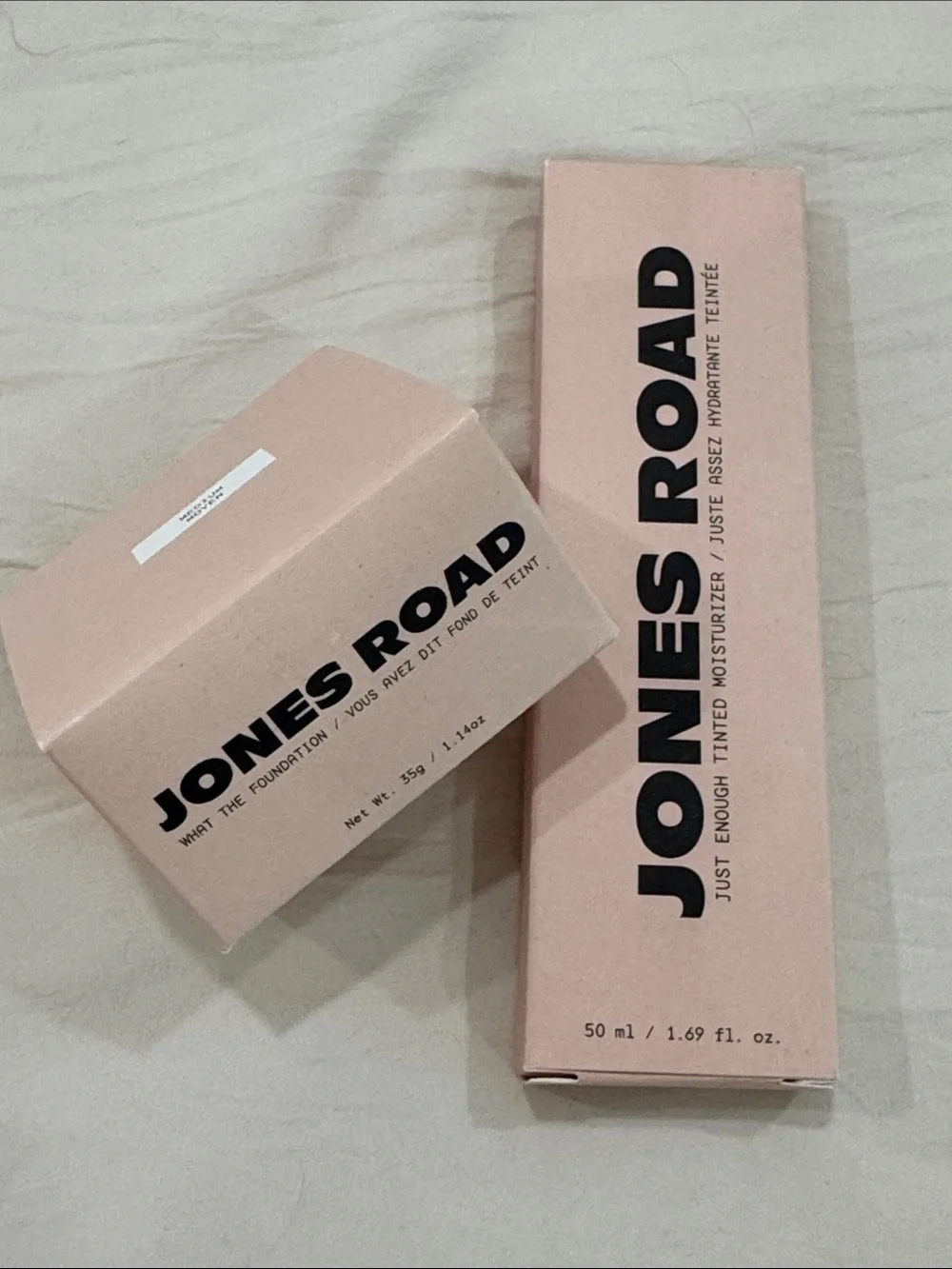 NIB JONES ROAD TINTED MOISTURIZER AND FOUNDATION MEDIUM
